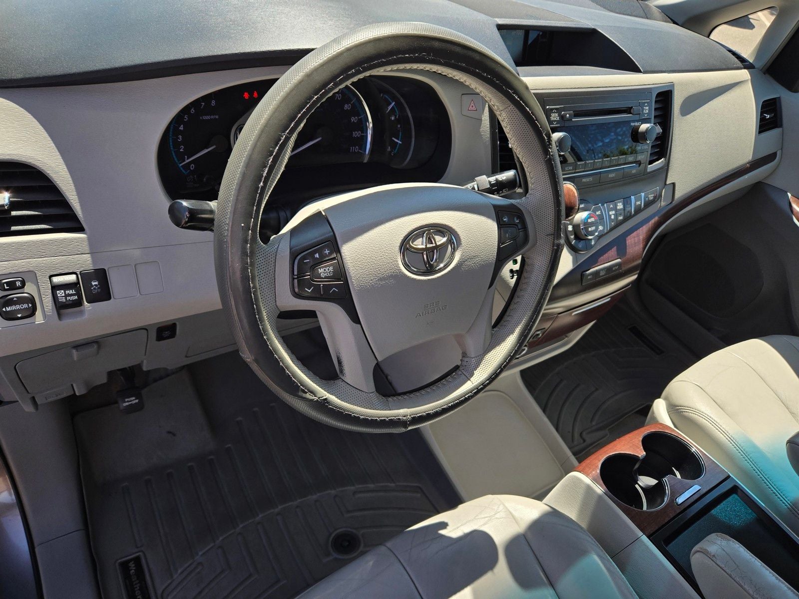 2011 Toyota Sienna XLE