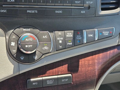 2011 Toyota Sienna XLE