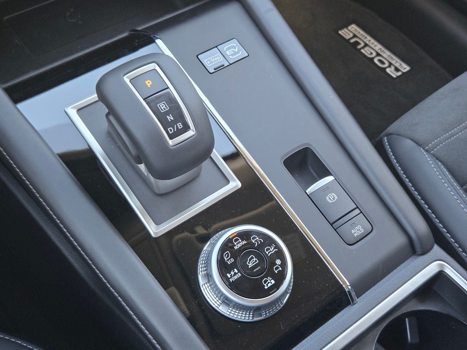 2026 Nissan Rogue Hybrid SL