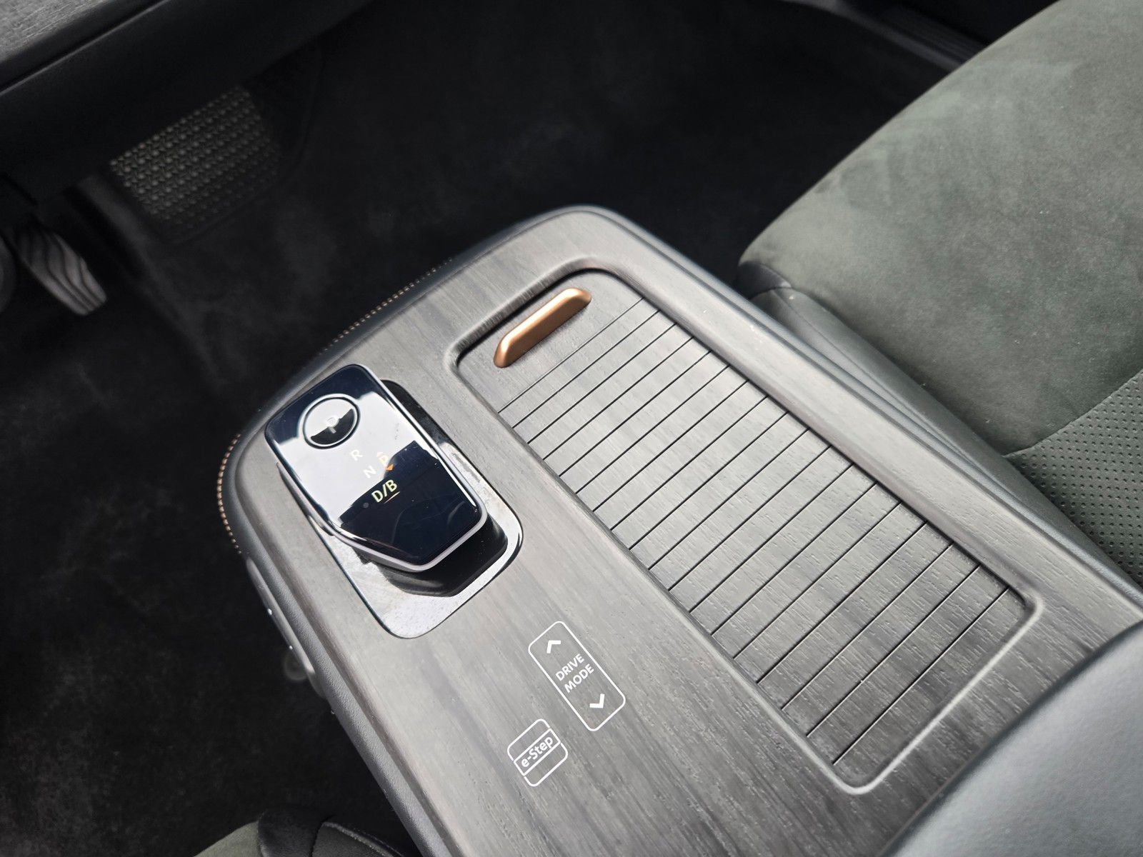 2024 Nissan Ariya ENGAGE