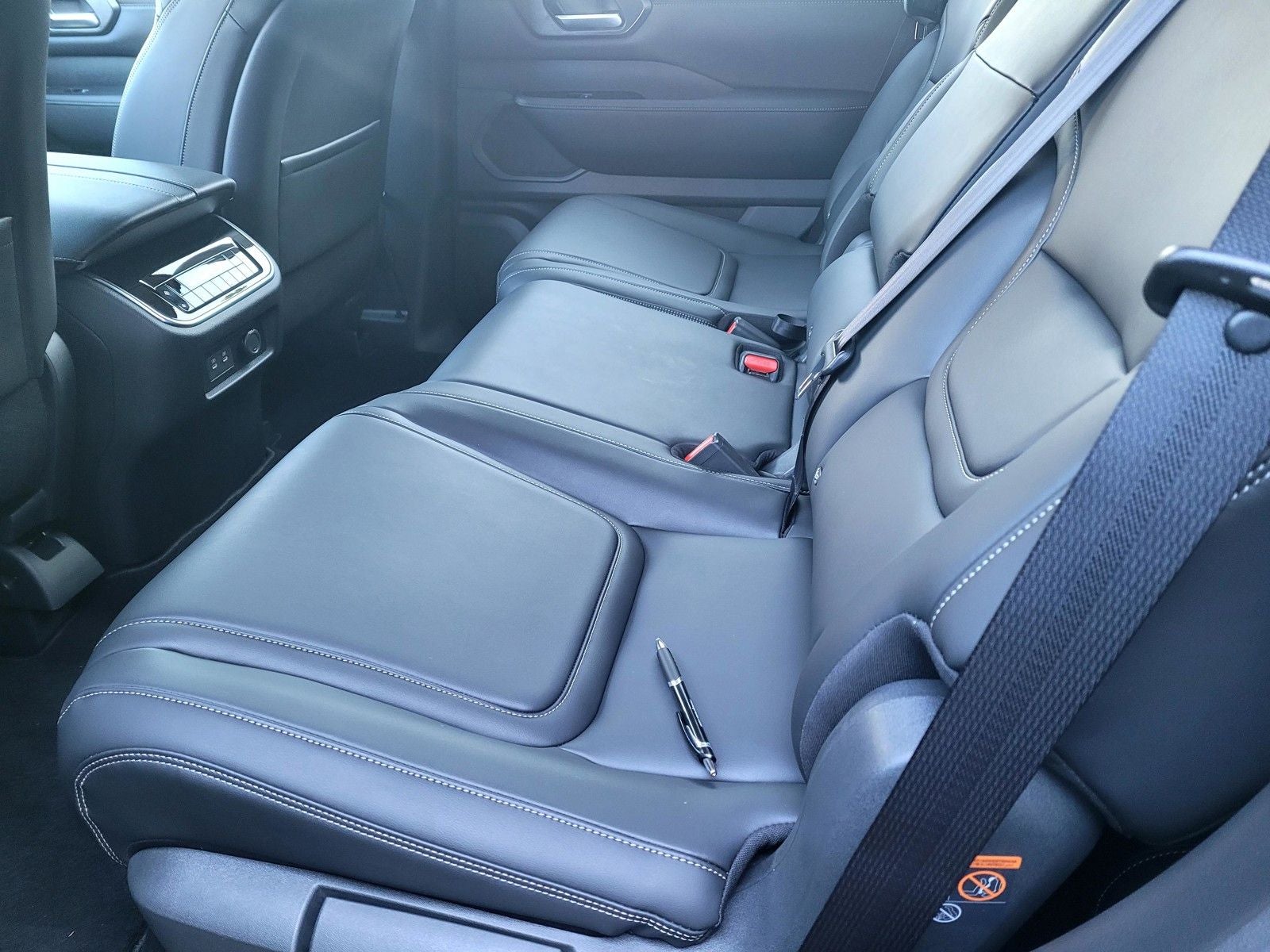 2026 Nissan Armada SV