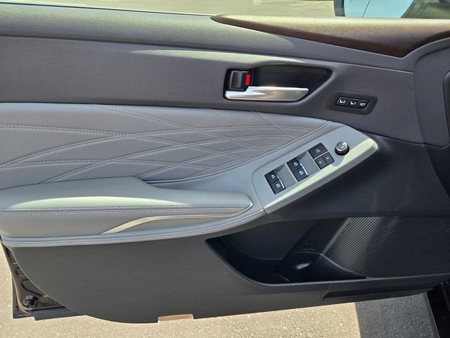 2019 Toyota Avalon Hybrid Limited