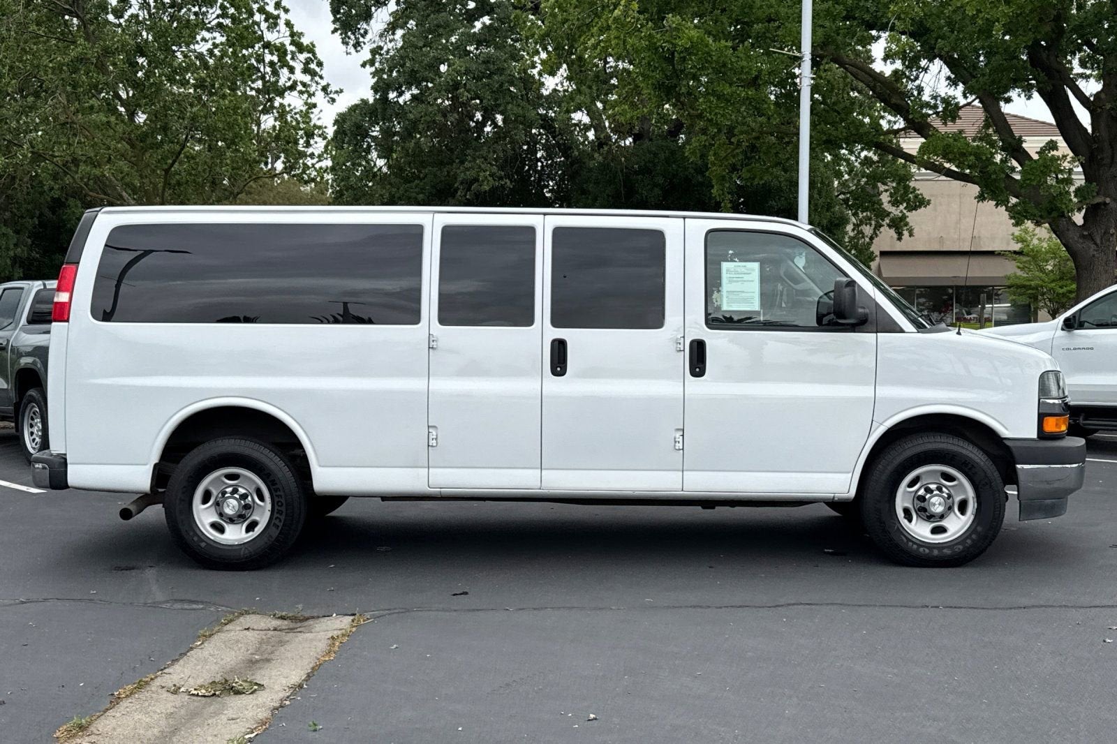 2017 Chevrolet Express Passenger 3500 LT