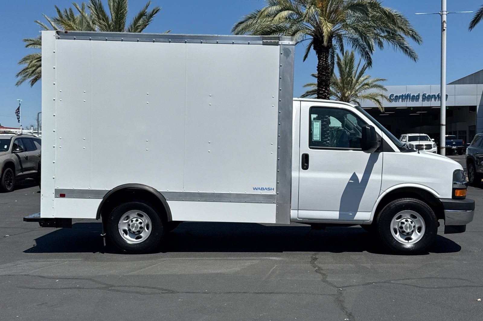 2025 Chevrolet Express Cutaway 3500 1WT