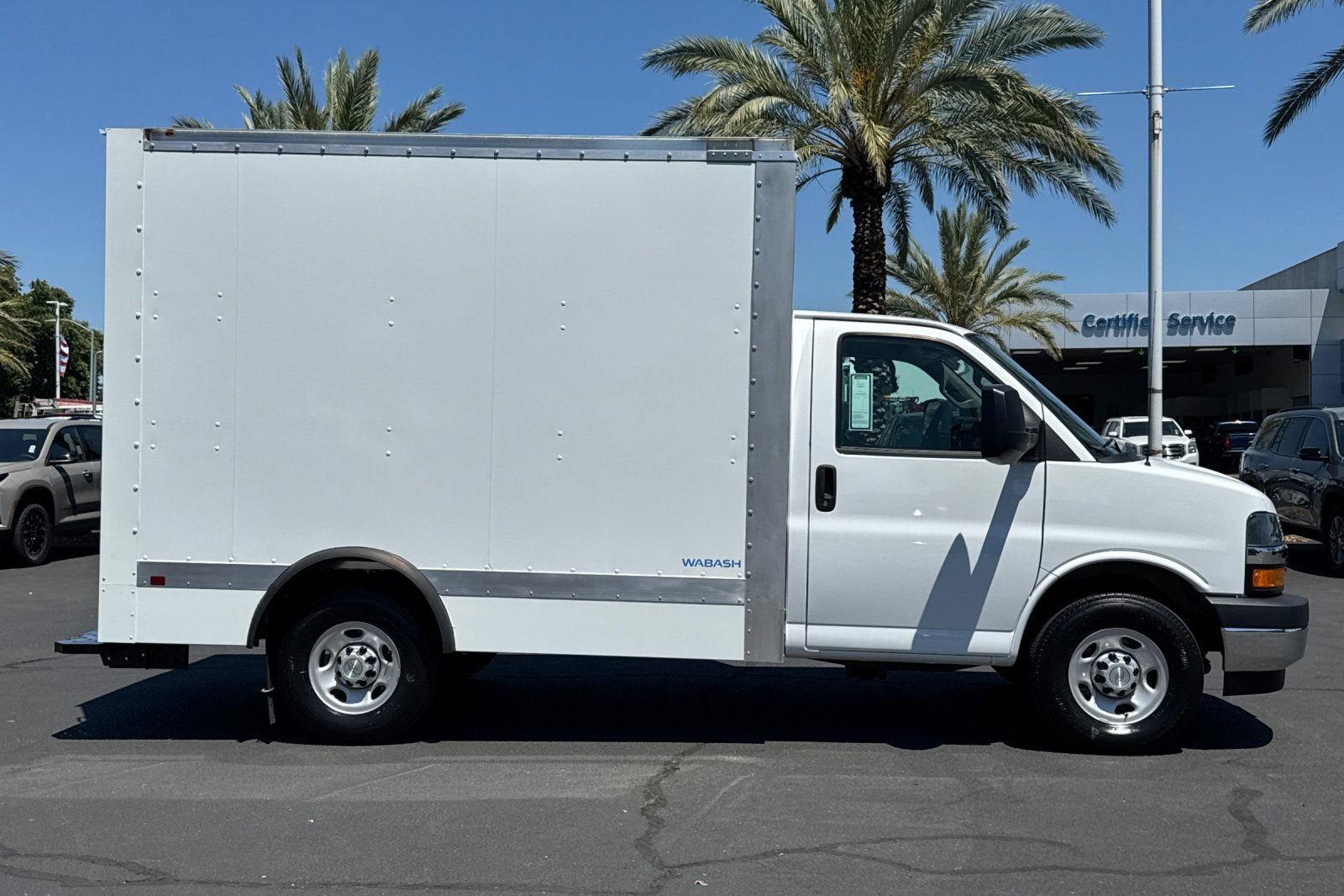 2025 Chevrolet Express Cutaway 3500 1WT