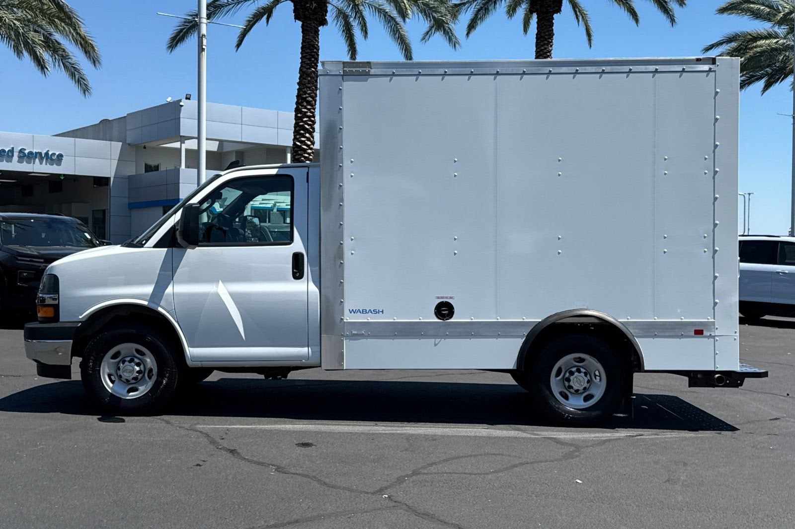 2025 Chevrolet Express Cutaway 3500 1WT
