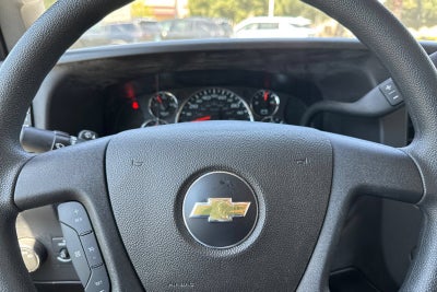 2025 Chevrolet Express Cutaway 3500 1WT