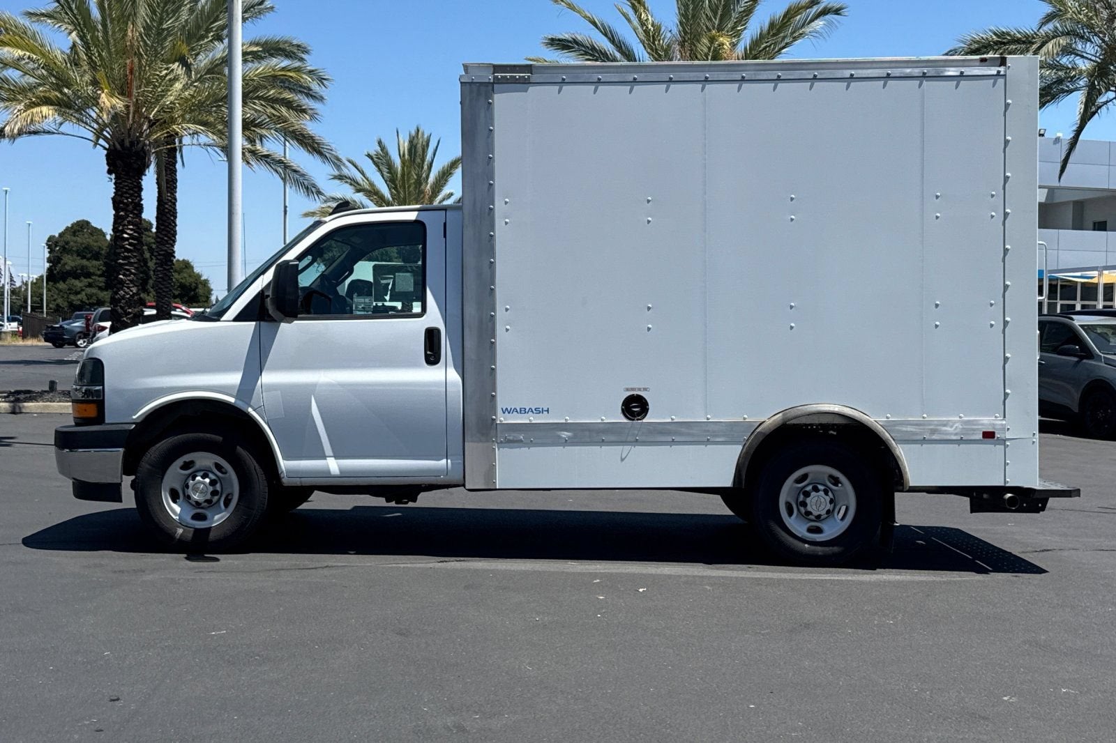 2025 Chevrolet Express Cutaway 3500 1WT