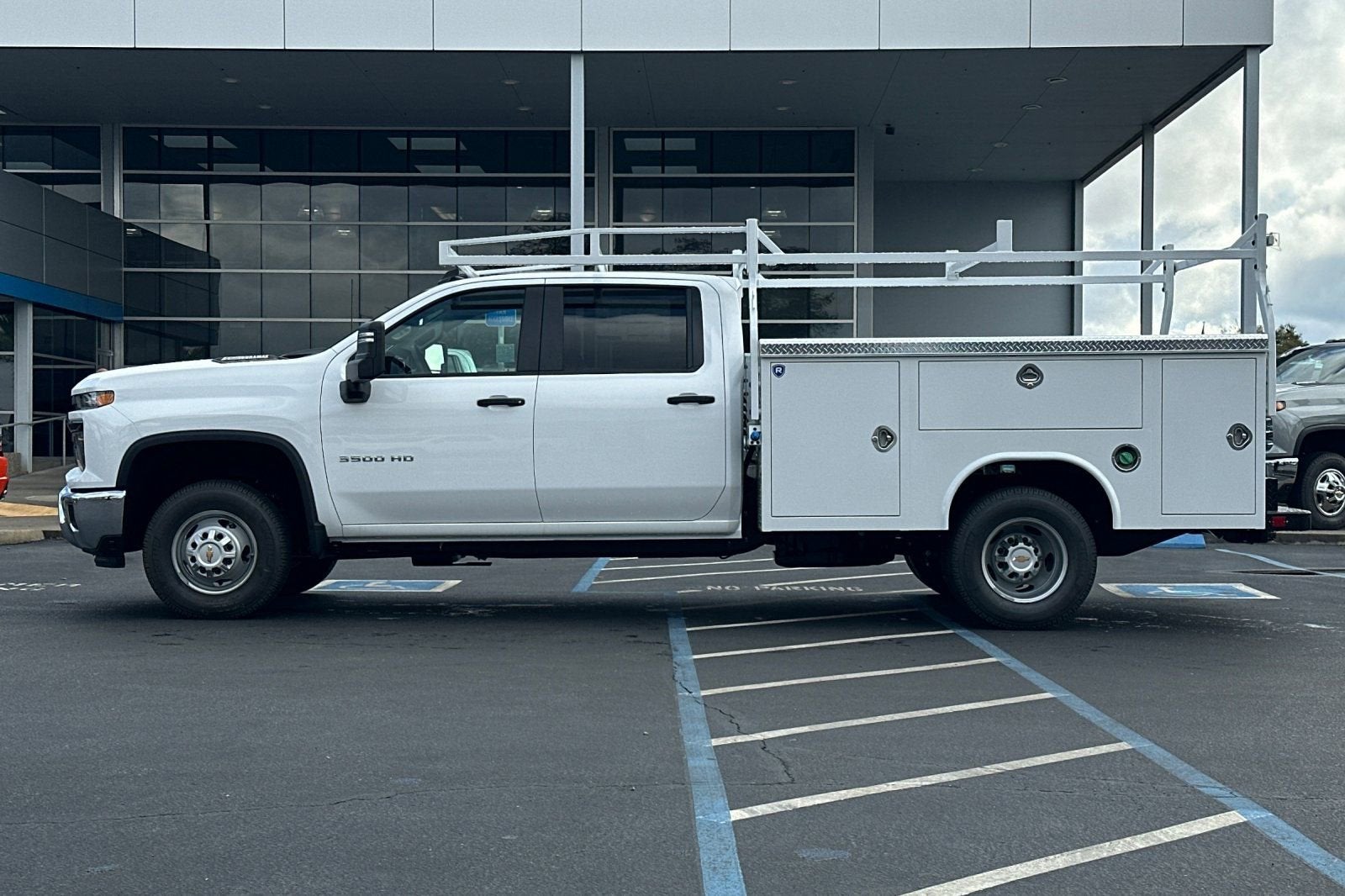2025 Chevrolet Silverado 3500 HD Chassis Cab Work Truck