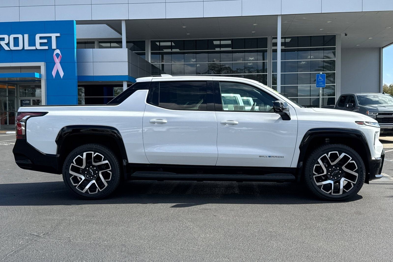 2024 Chevrolet Silverado EV RST