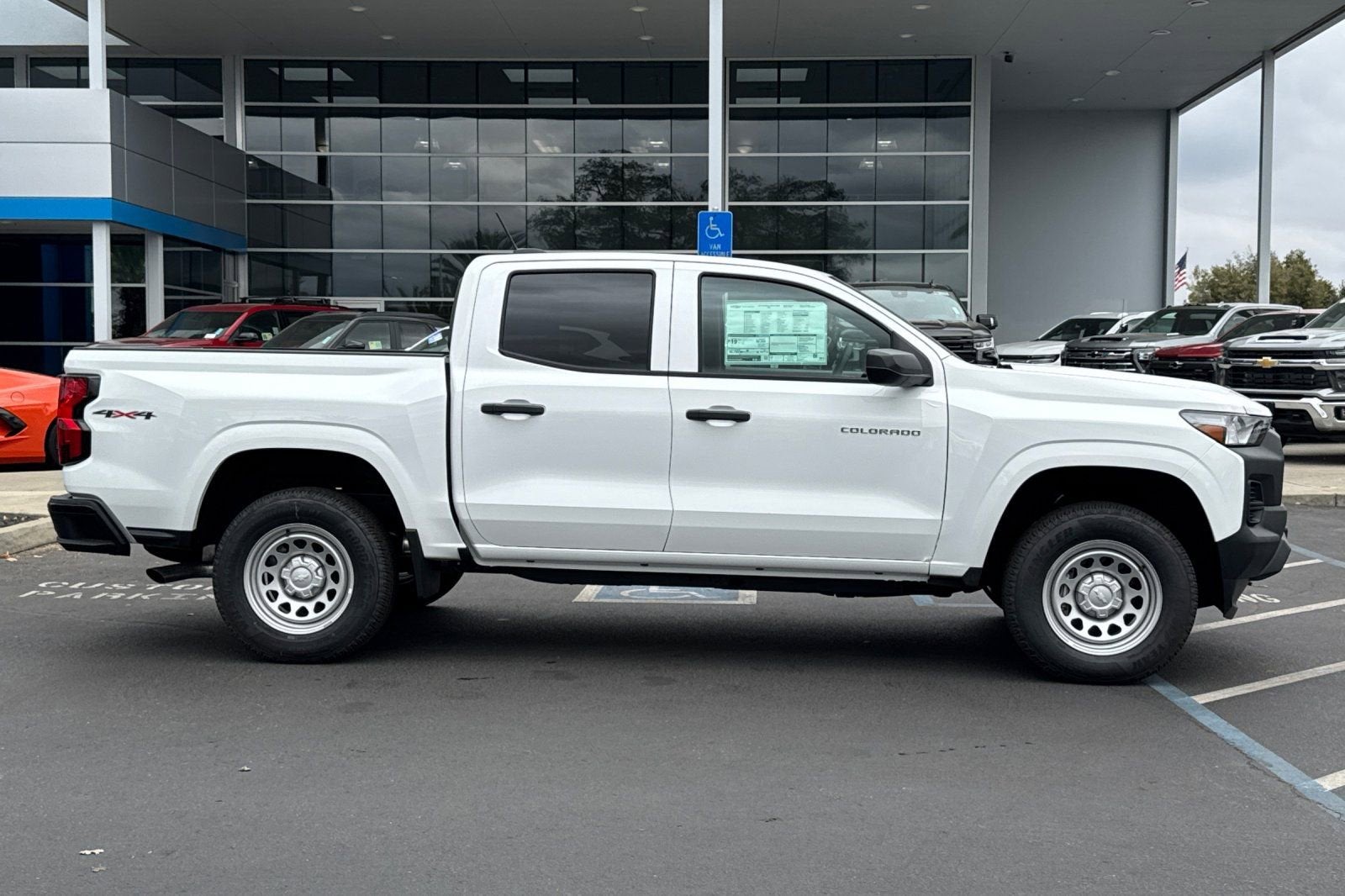 2025 Chevrolet Colorado WT/LT