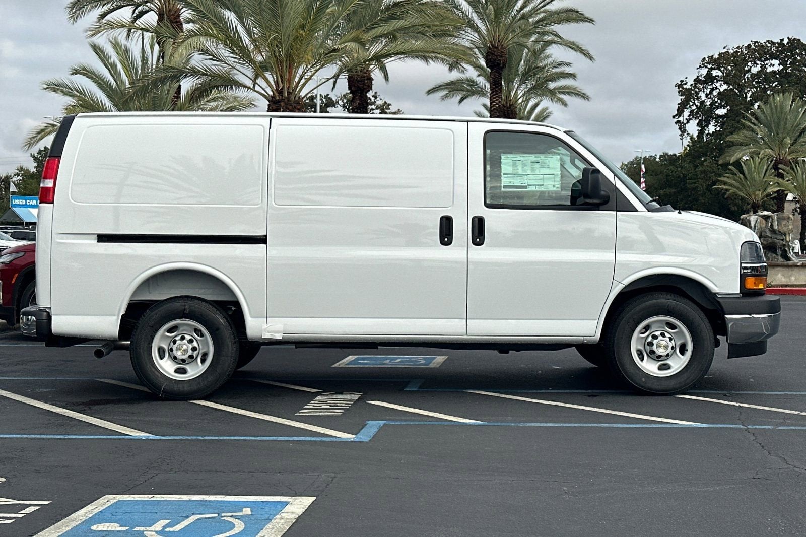 2025 Chevrolet Express Cargo 2500 WT