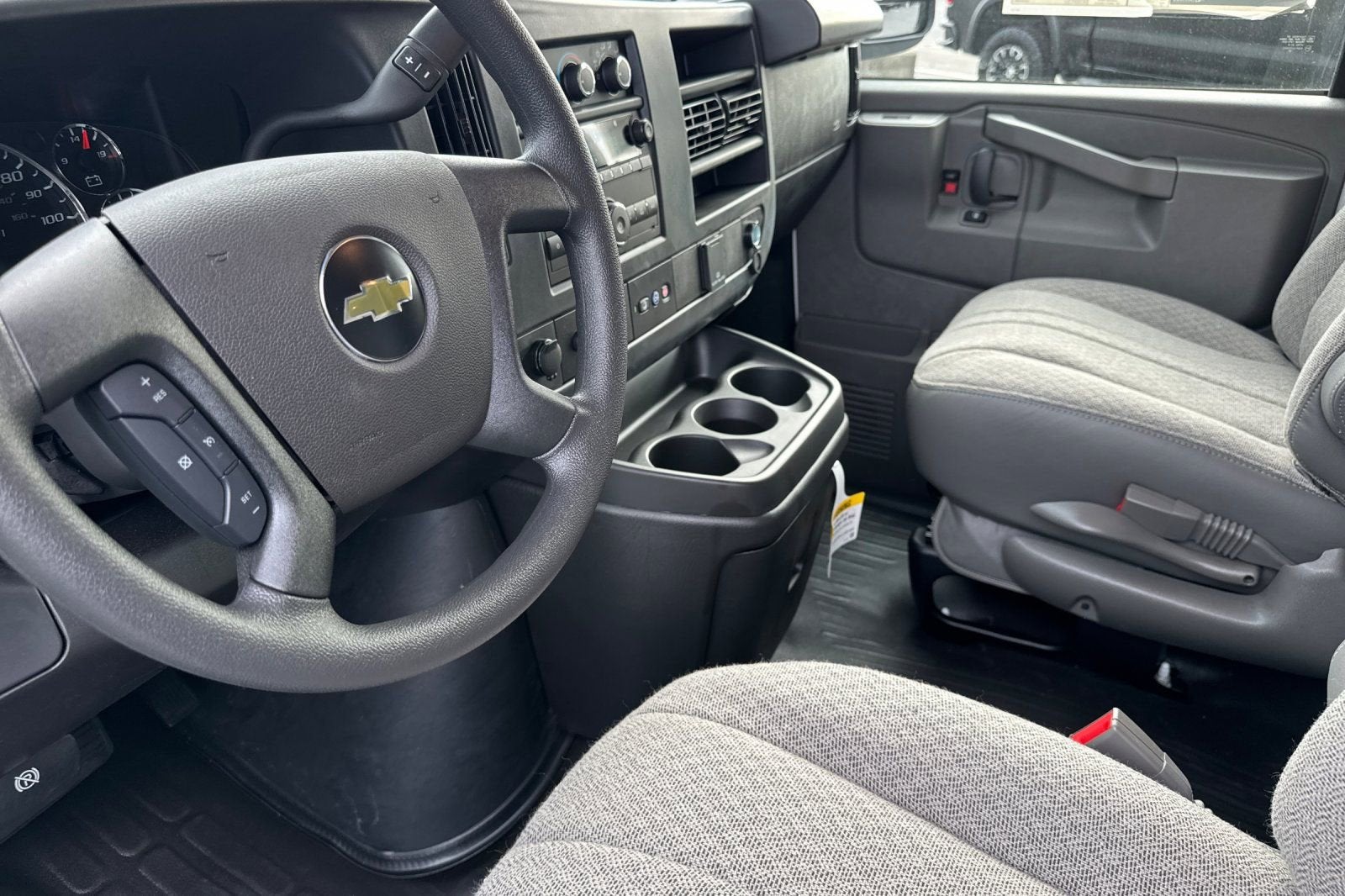 2025 Chevrolet Express Cargo 2500 WT