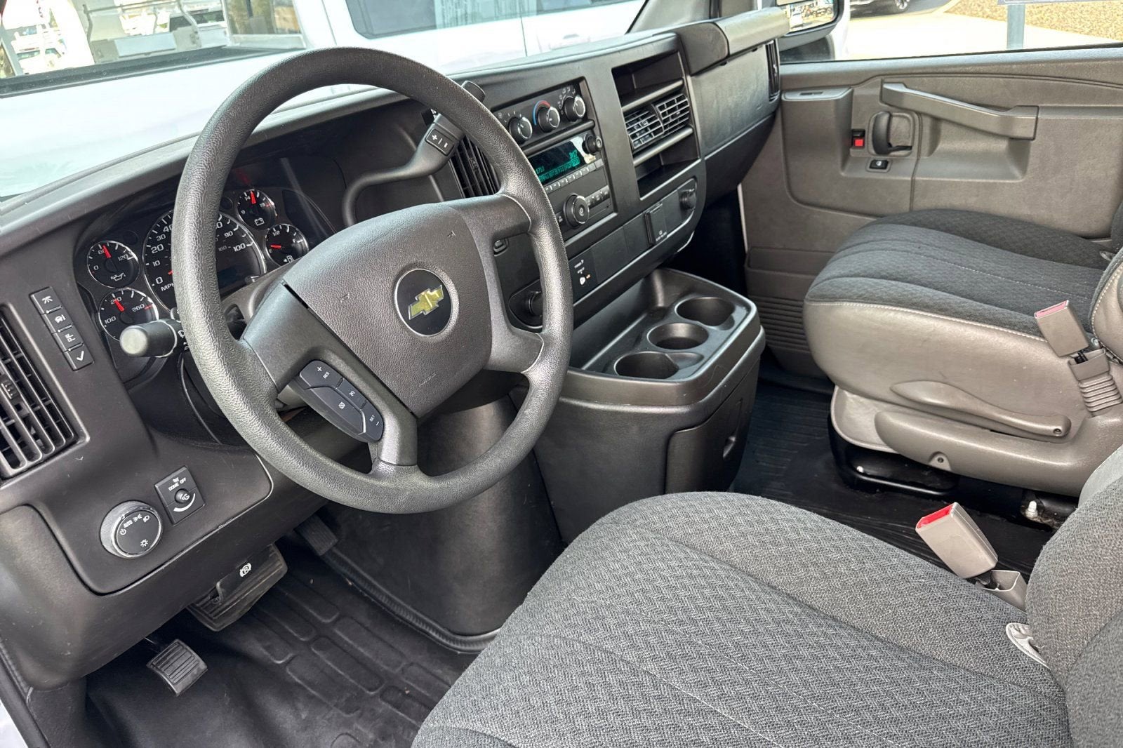 2024 Chevrolet Express Cargo 2500 WT