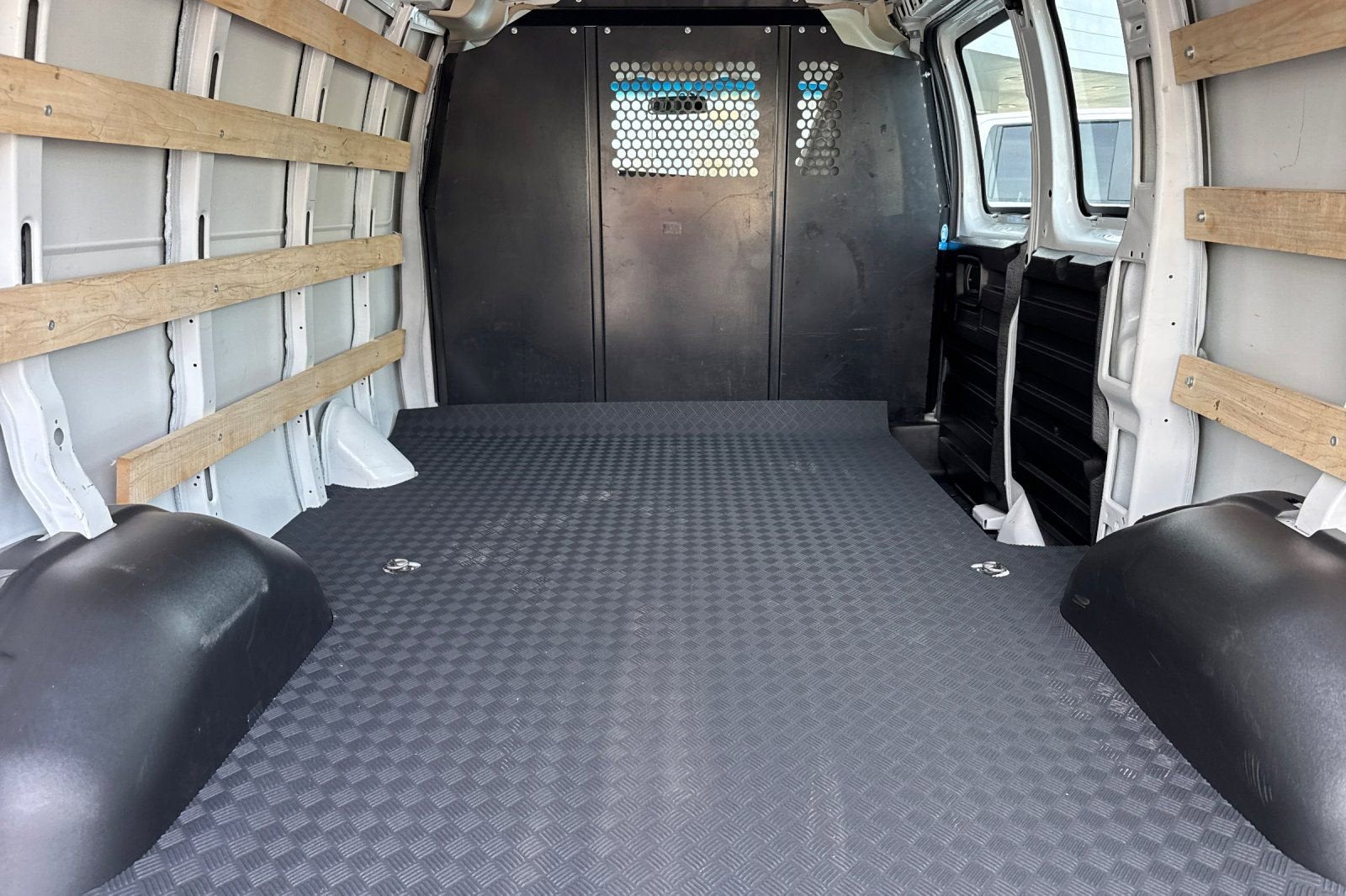 2024 Chevrolet Express Cargo 2500 WT