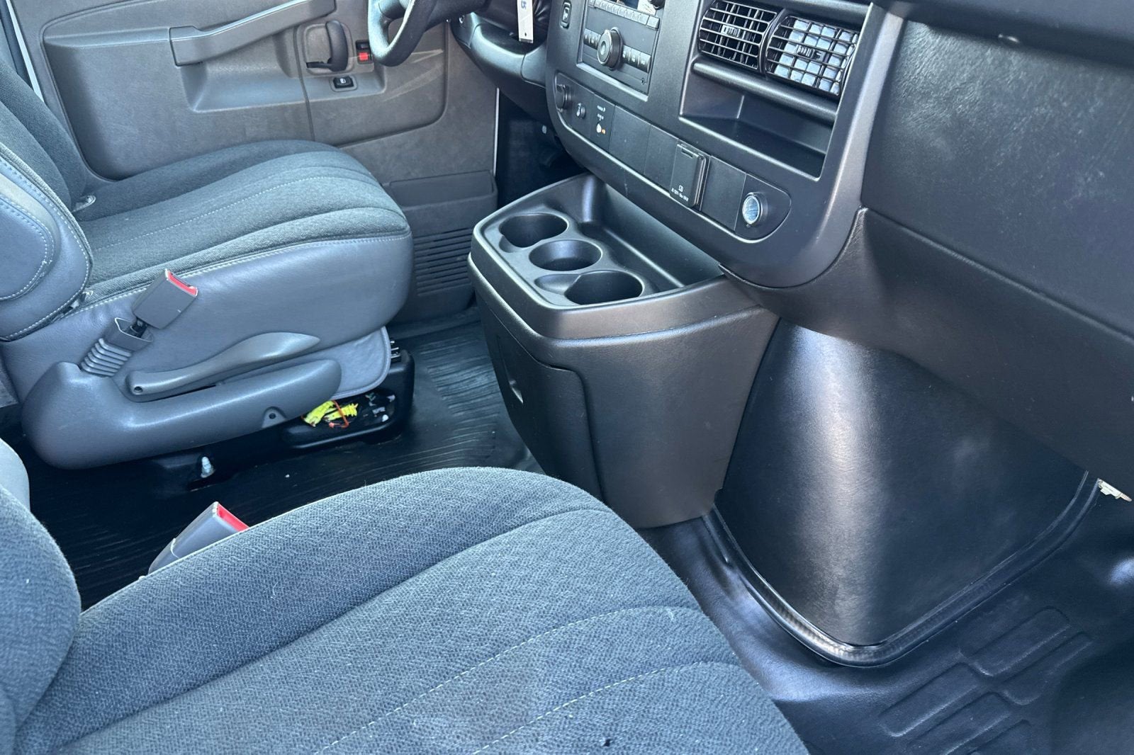 2024 Chevrolet Express Cargo 2500 WT