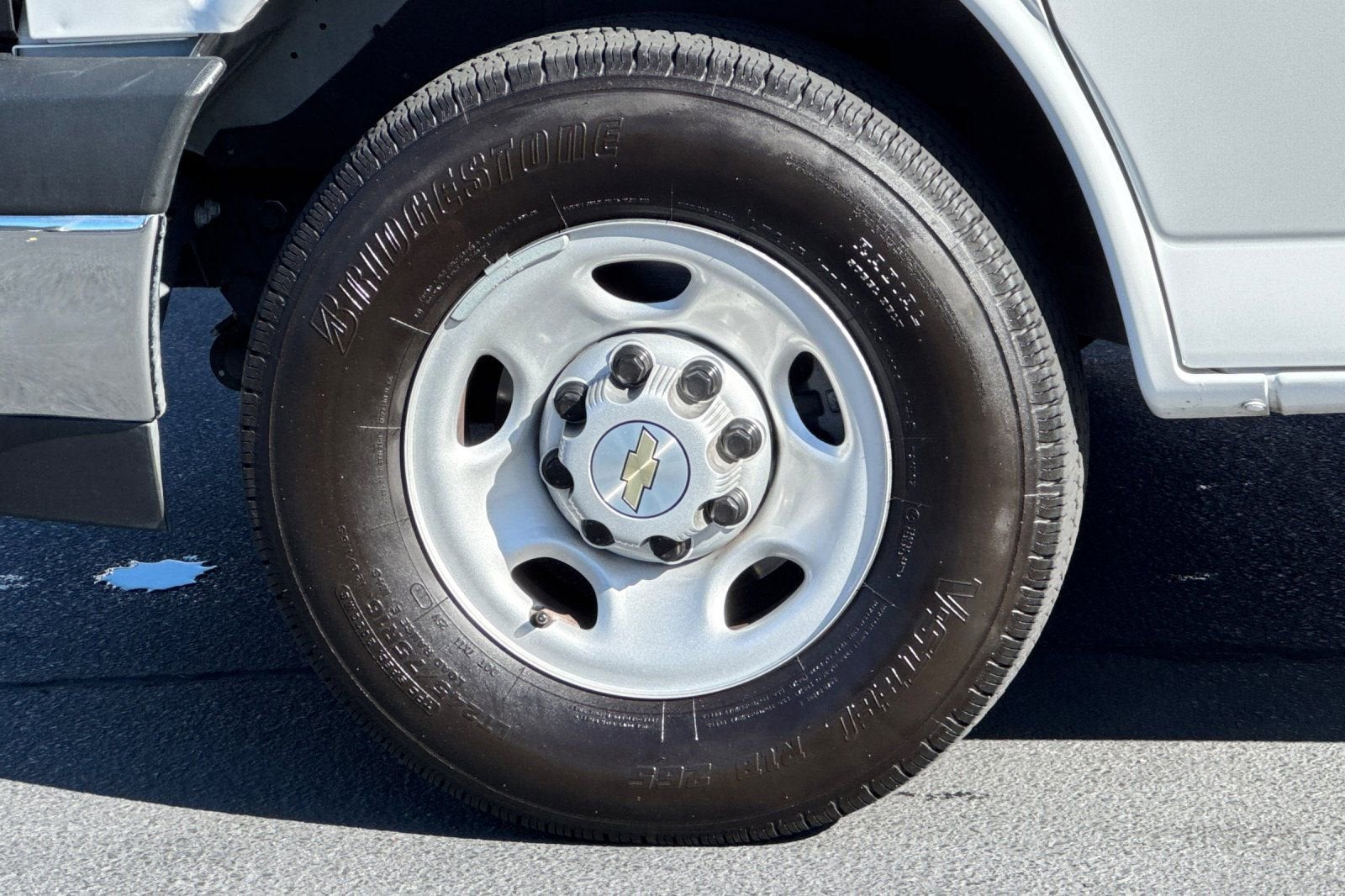 2024 Chevrolet Express Cargo 2500 WT