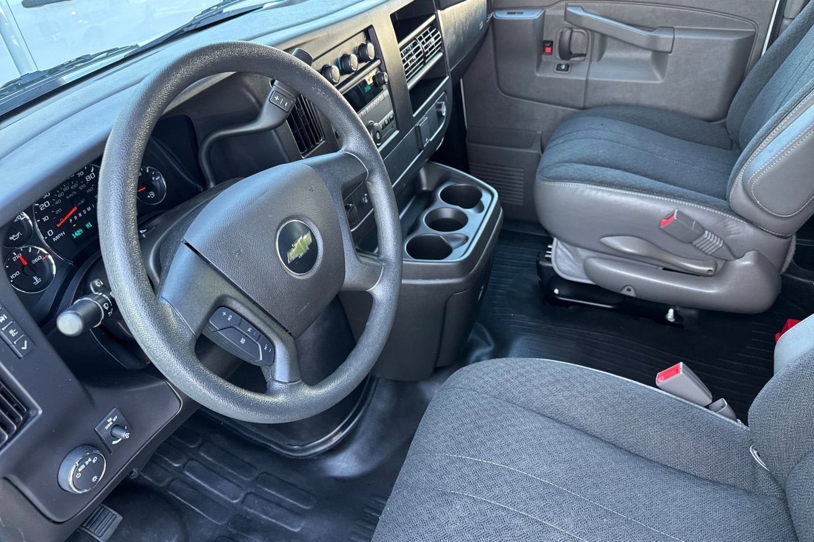 2024 Chevrolet Express Cargo 2500 WT