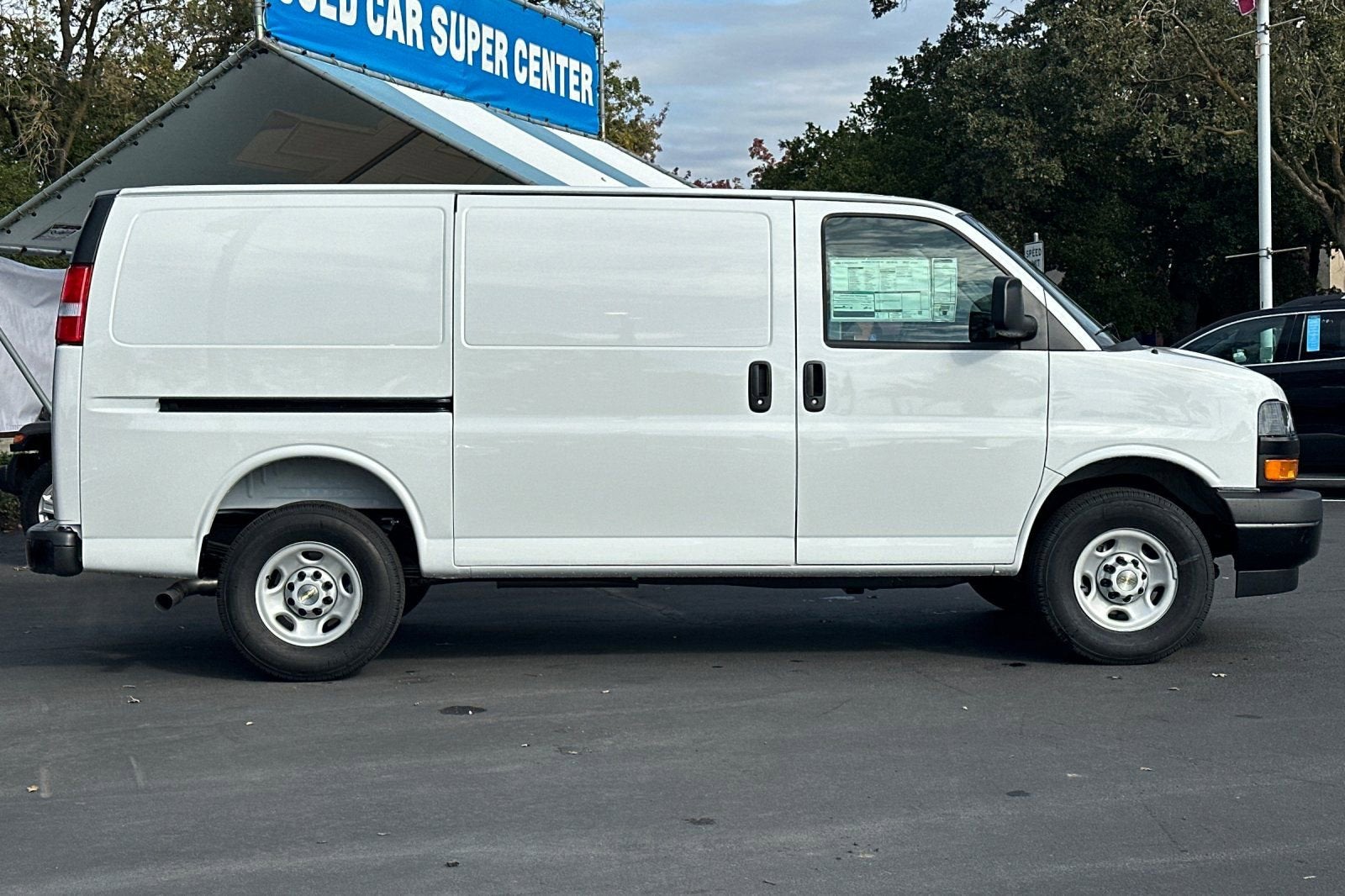 2025 Chevrolet Express Cargo 2500 WT