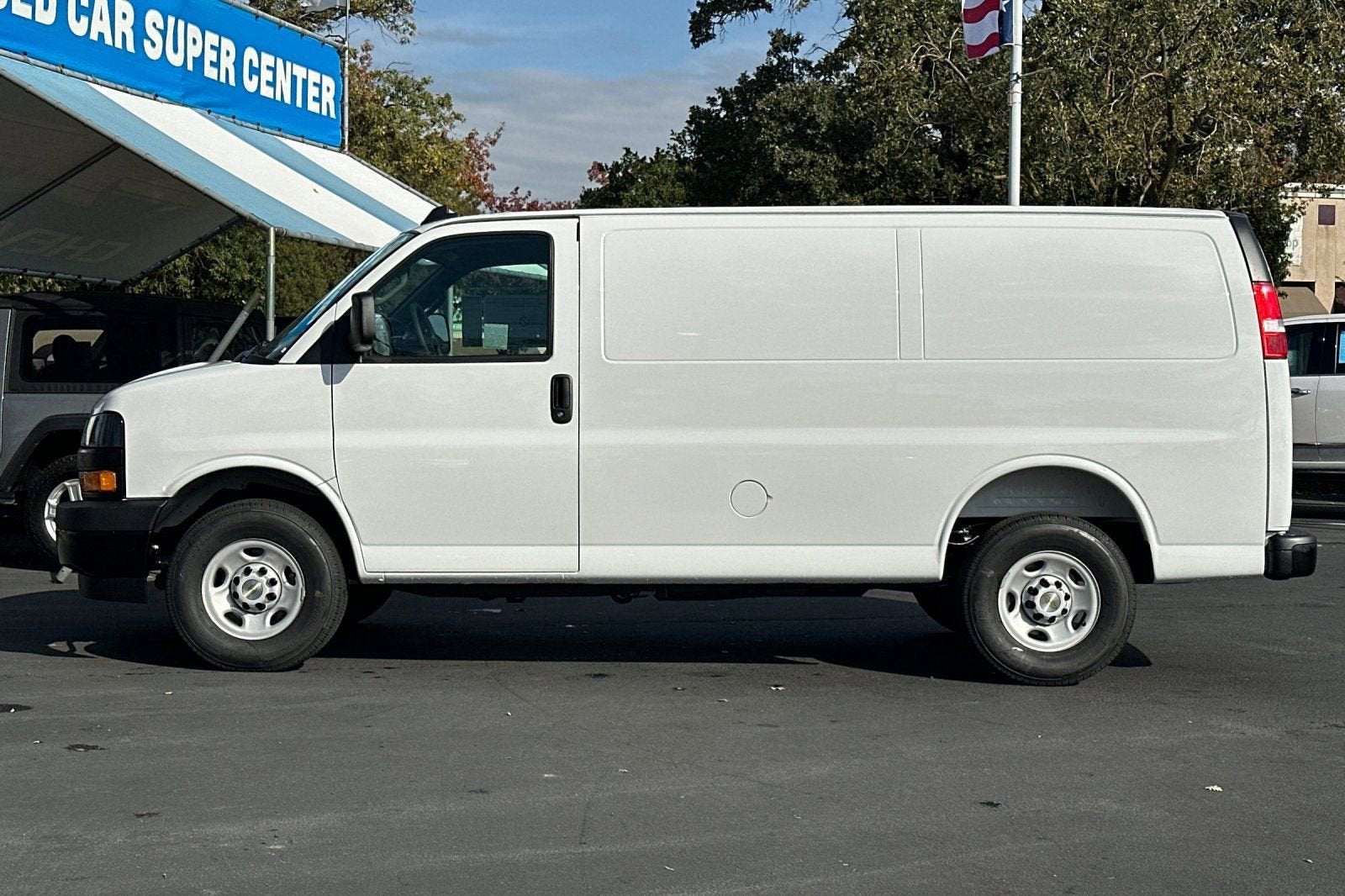 2025 Chevrolet Express Cargo 2500 WT