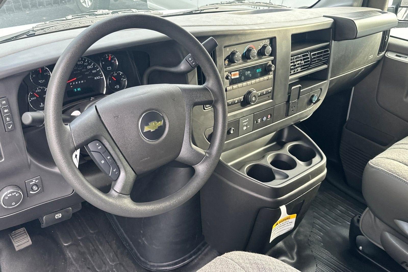 2025 Chevrolet Express Cargo WT