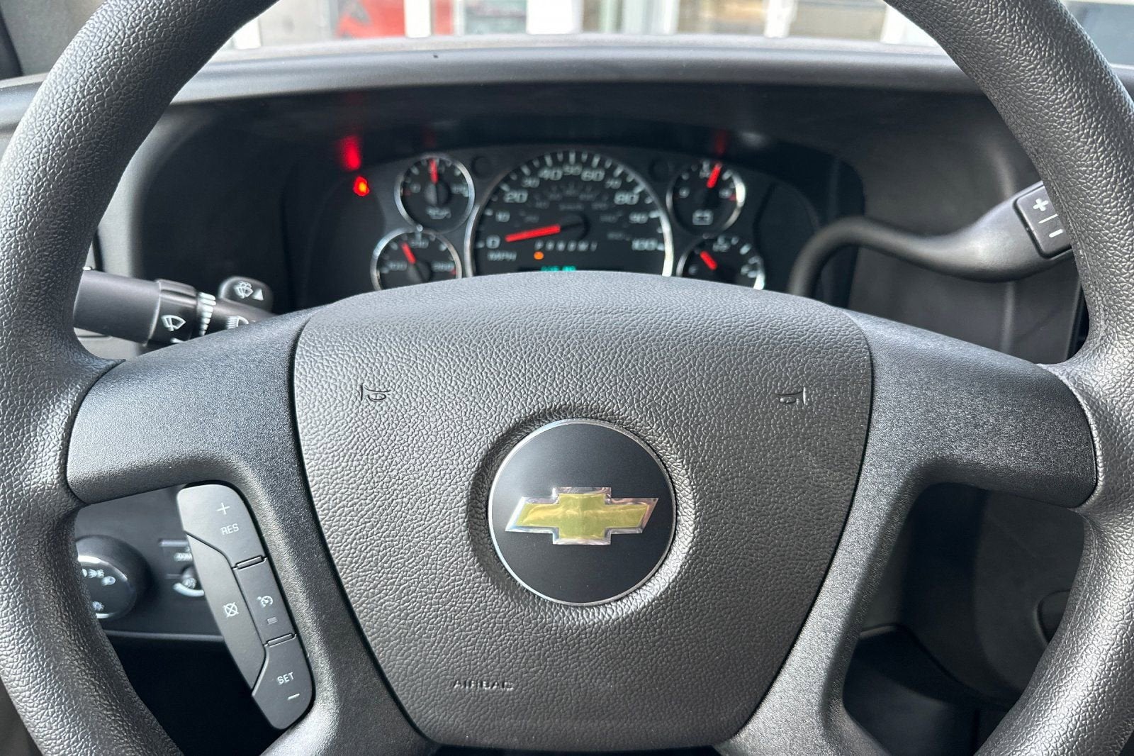 2025 Chevrolet Express Cargo WT