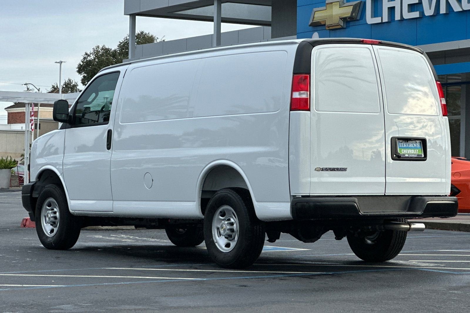 2025 Chevrolet Express Cargo WT