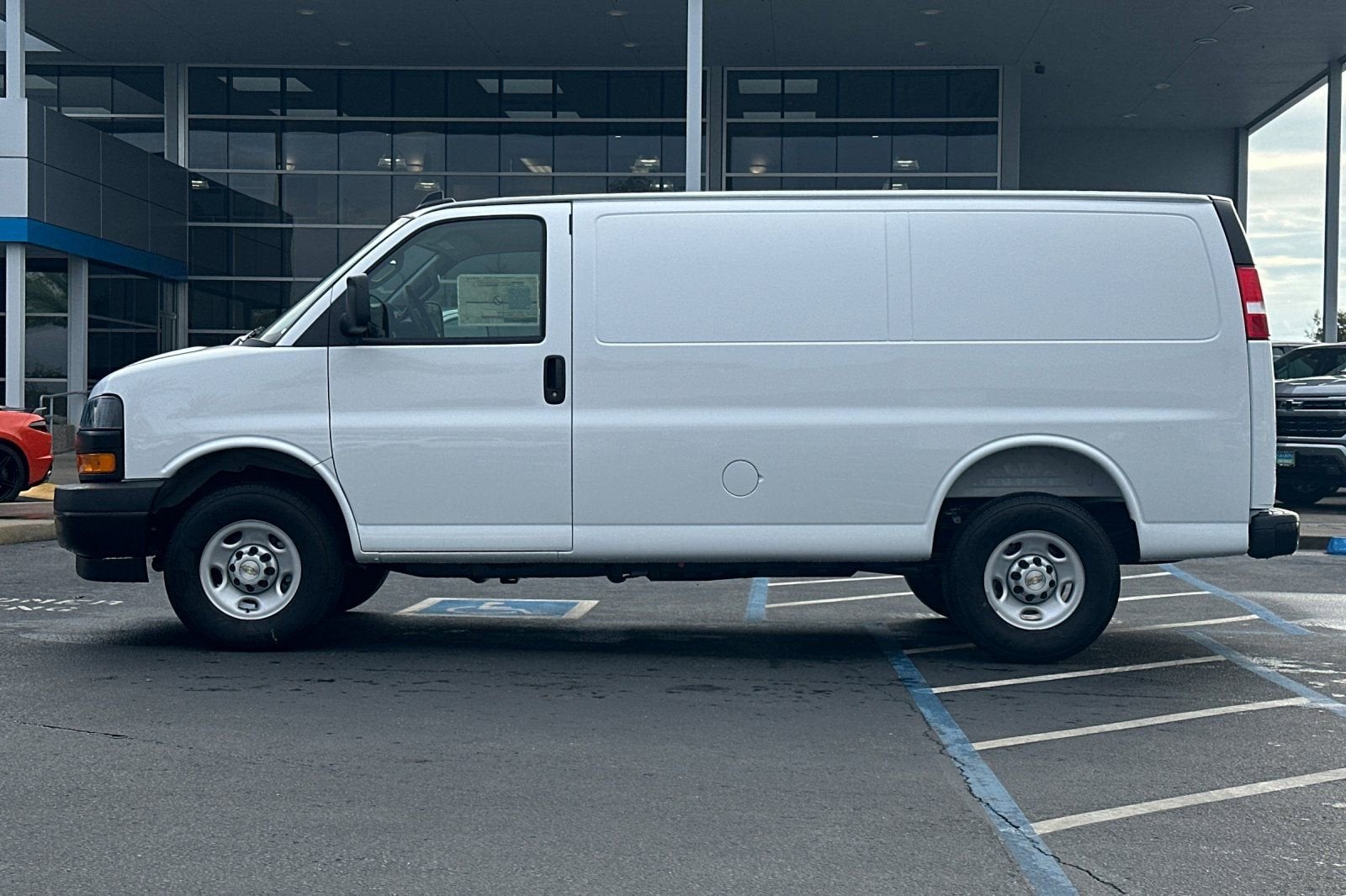 2025 Chevrolet Express Cargo WT