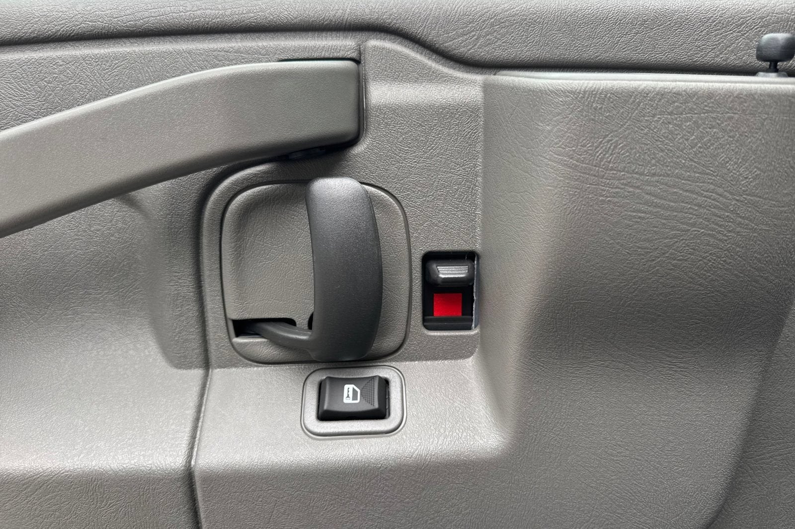2026 Chevrolet Express Cargo 1WT