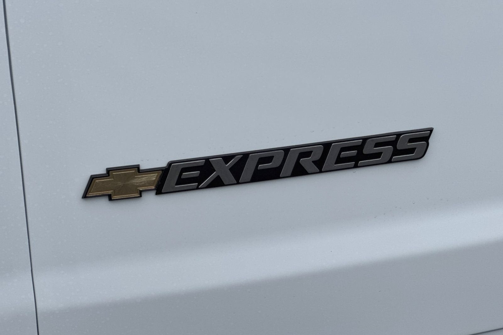 2026 Chevrolet Express Cargo 1WT