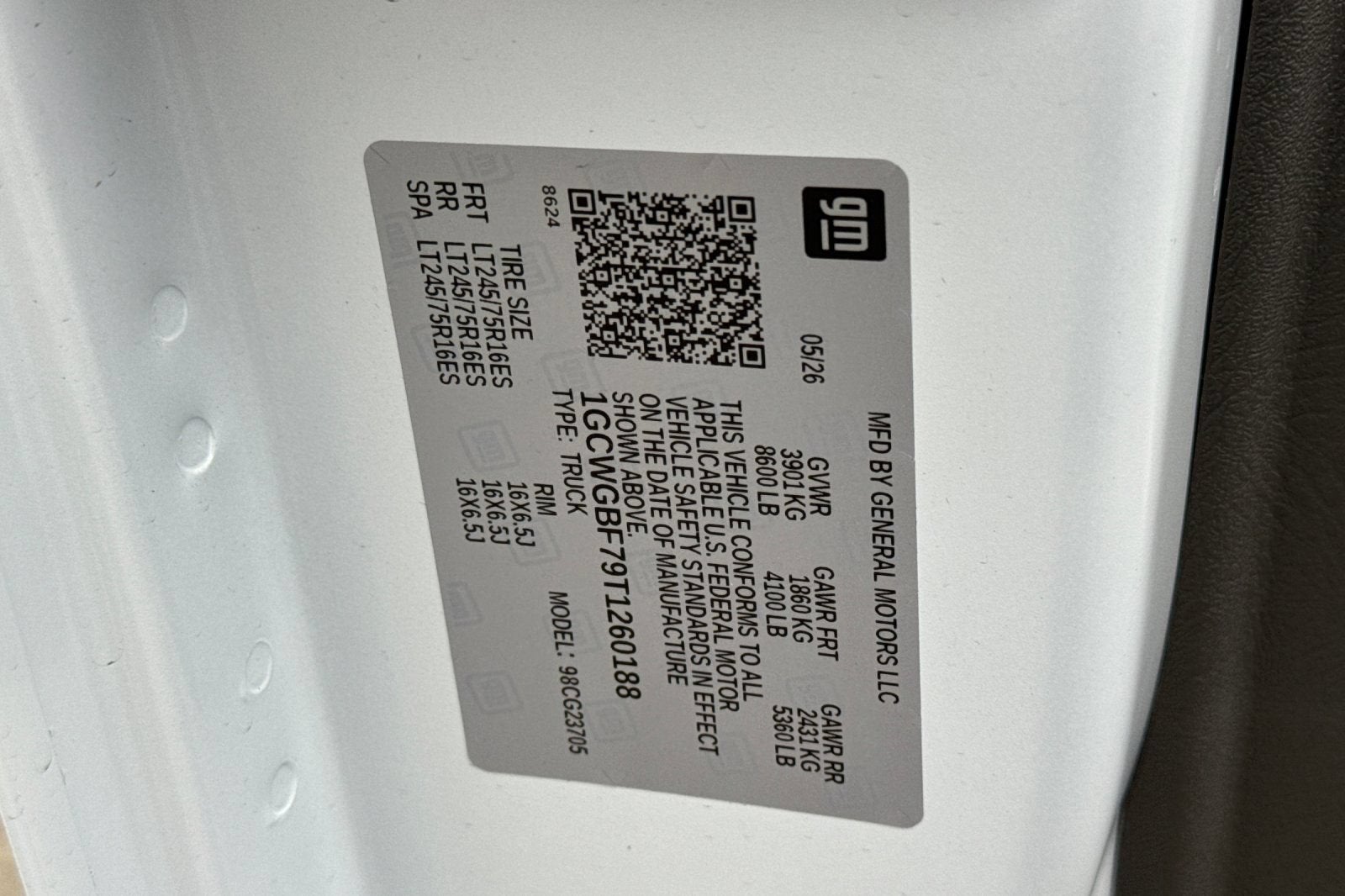 2026 Chevrolet Express Cargo 1WT