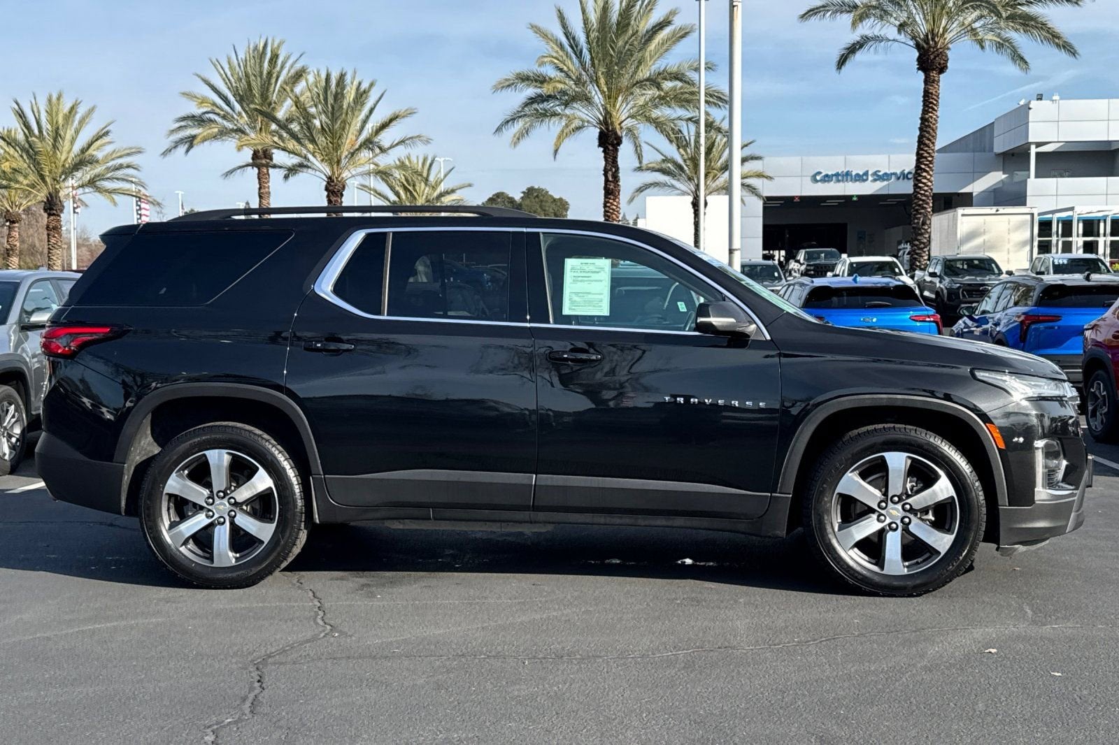 2023 Chevrolet Traverse LT Leather
