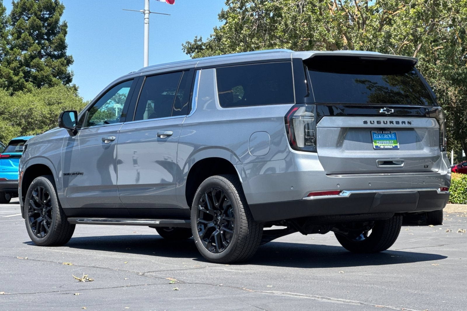 2026 Chevrolet Suburban LT