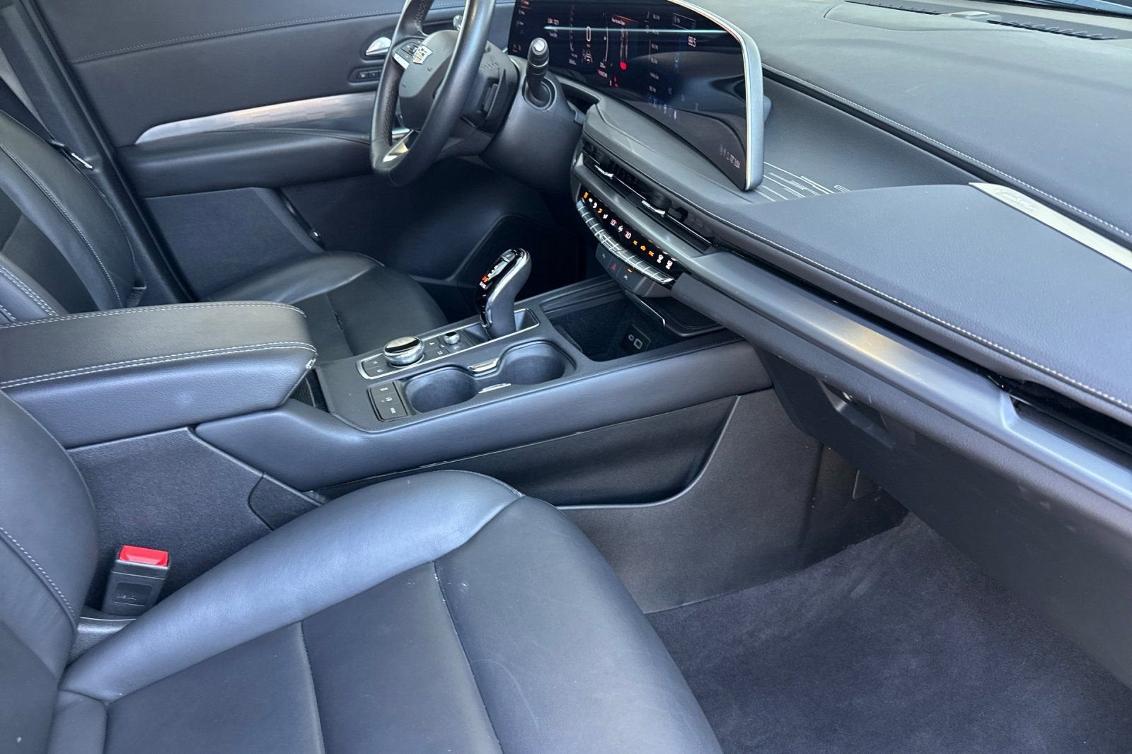 2025 Cadillac XT4 Premium Luxury
