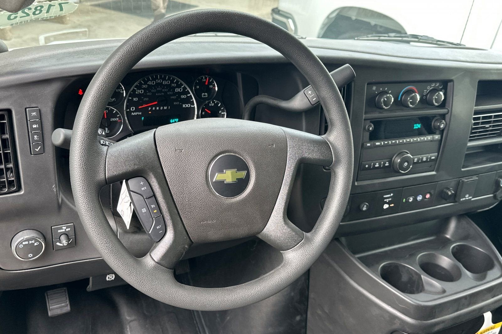 2024 Chevrolet Express Cutaway 3500 1WT