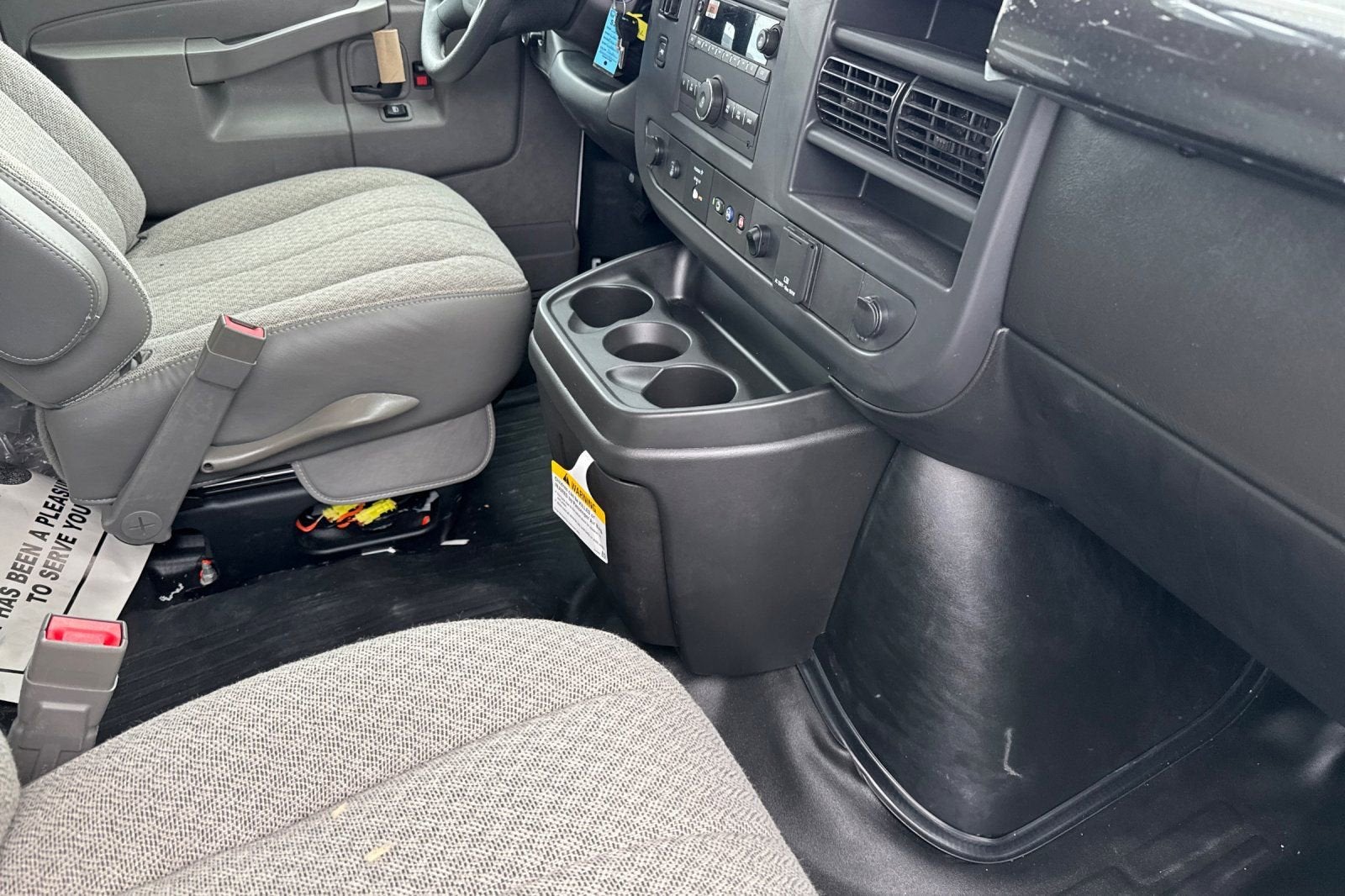 2024 Chevrolet Express Cutaway 3500 1WT