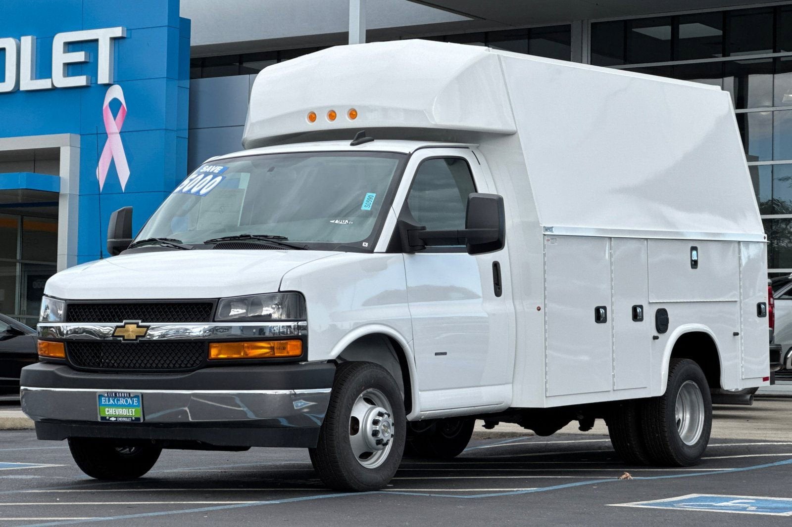 2024 Chevrolet Express Cutaway 3500 1WT