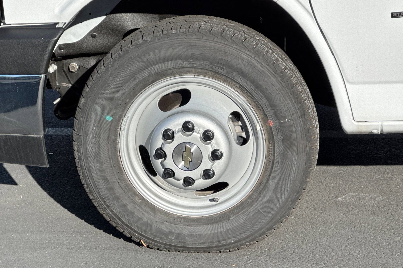 2024 Chevrolet Express Cutaway 3500 1WT