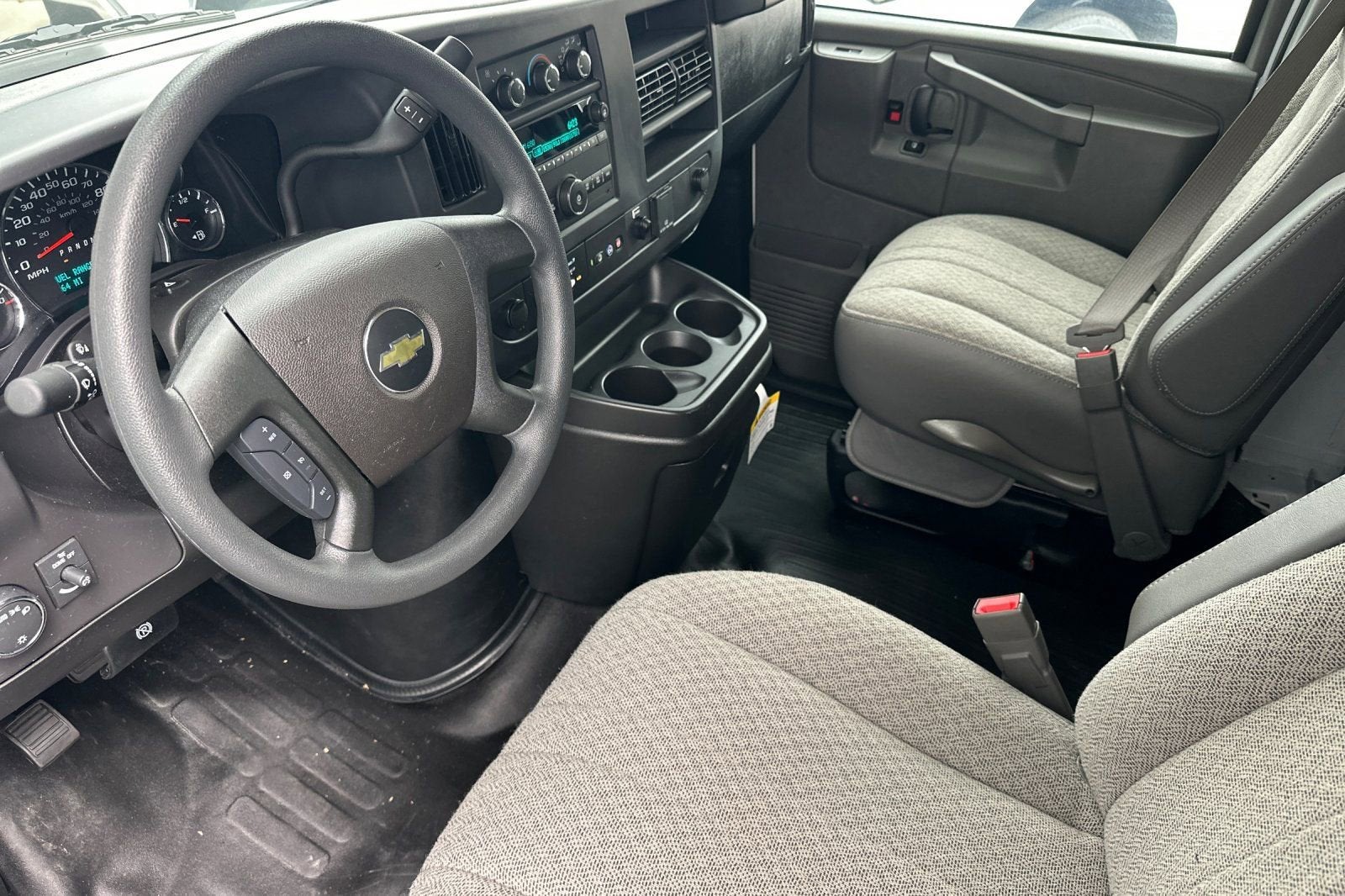 2024 Chevrolet Express Cutaway 3500 1WT