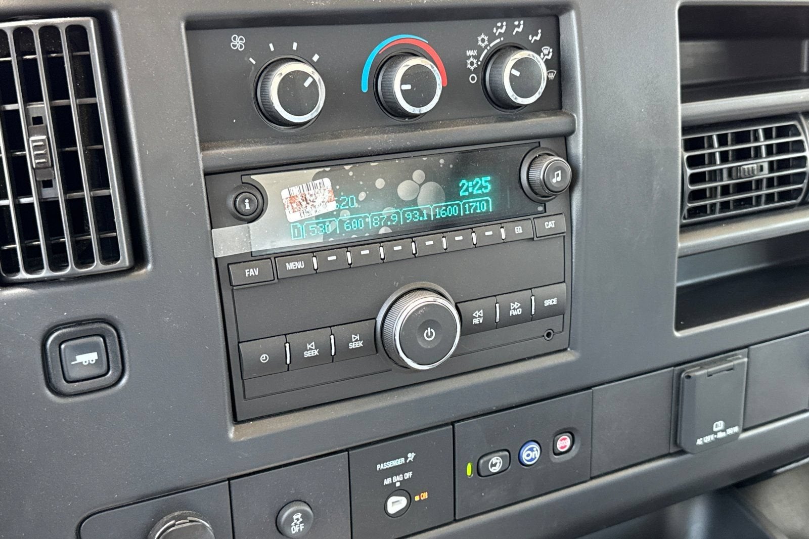 2026 Chevrolet Express Cutaway 3500 1WT