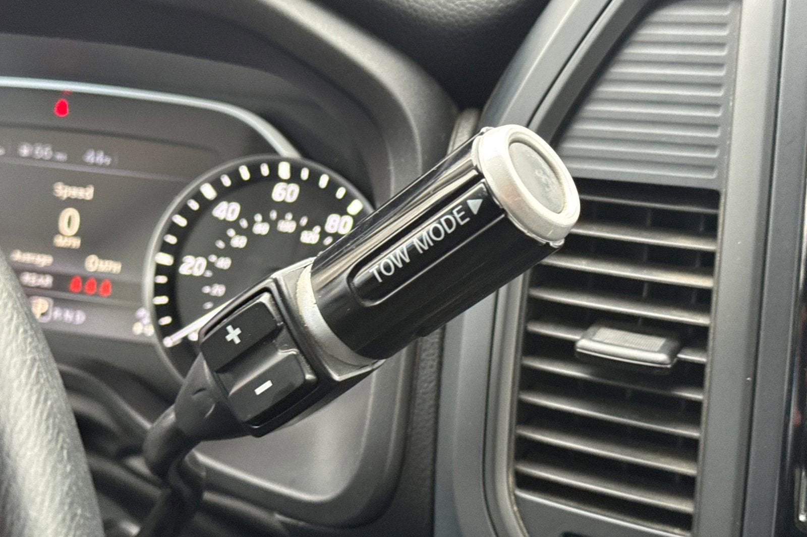 2022 Nissan Titan SV