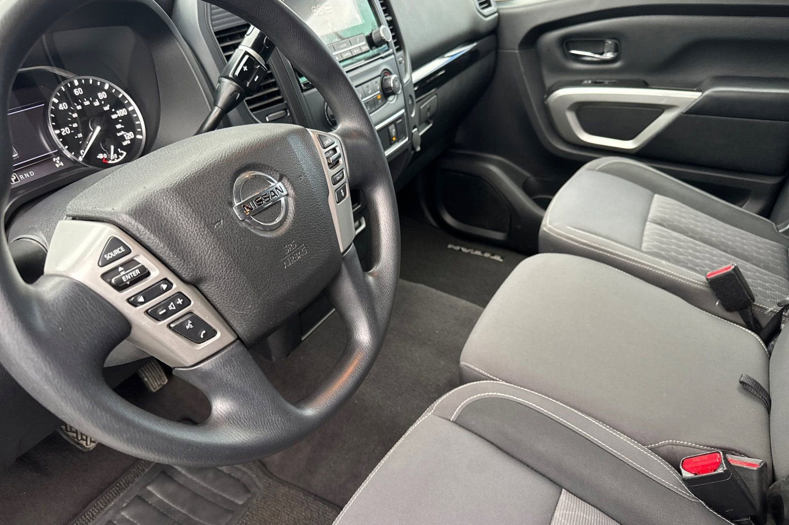 2022 Nissan Titan SV