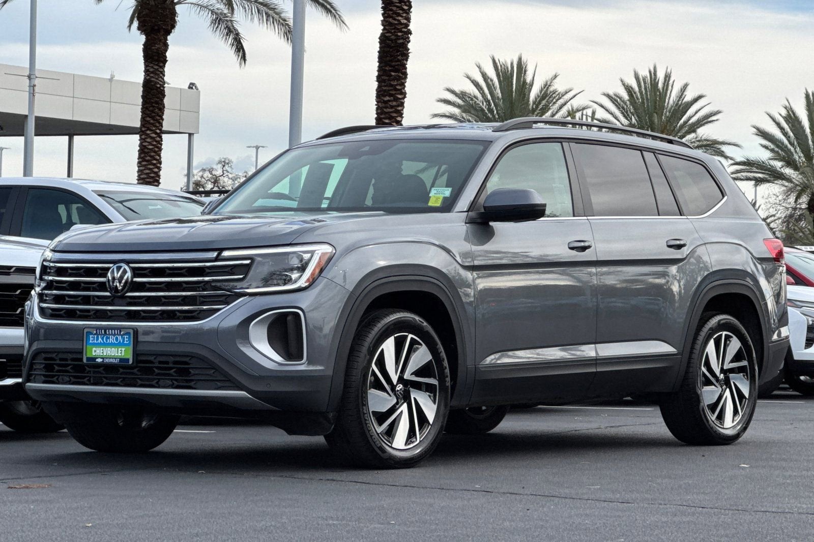 2025 Volkswagen Atlas 2.0T SE w/Technology