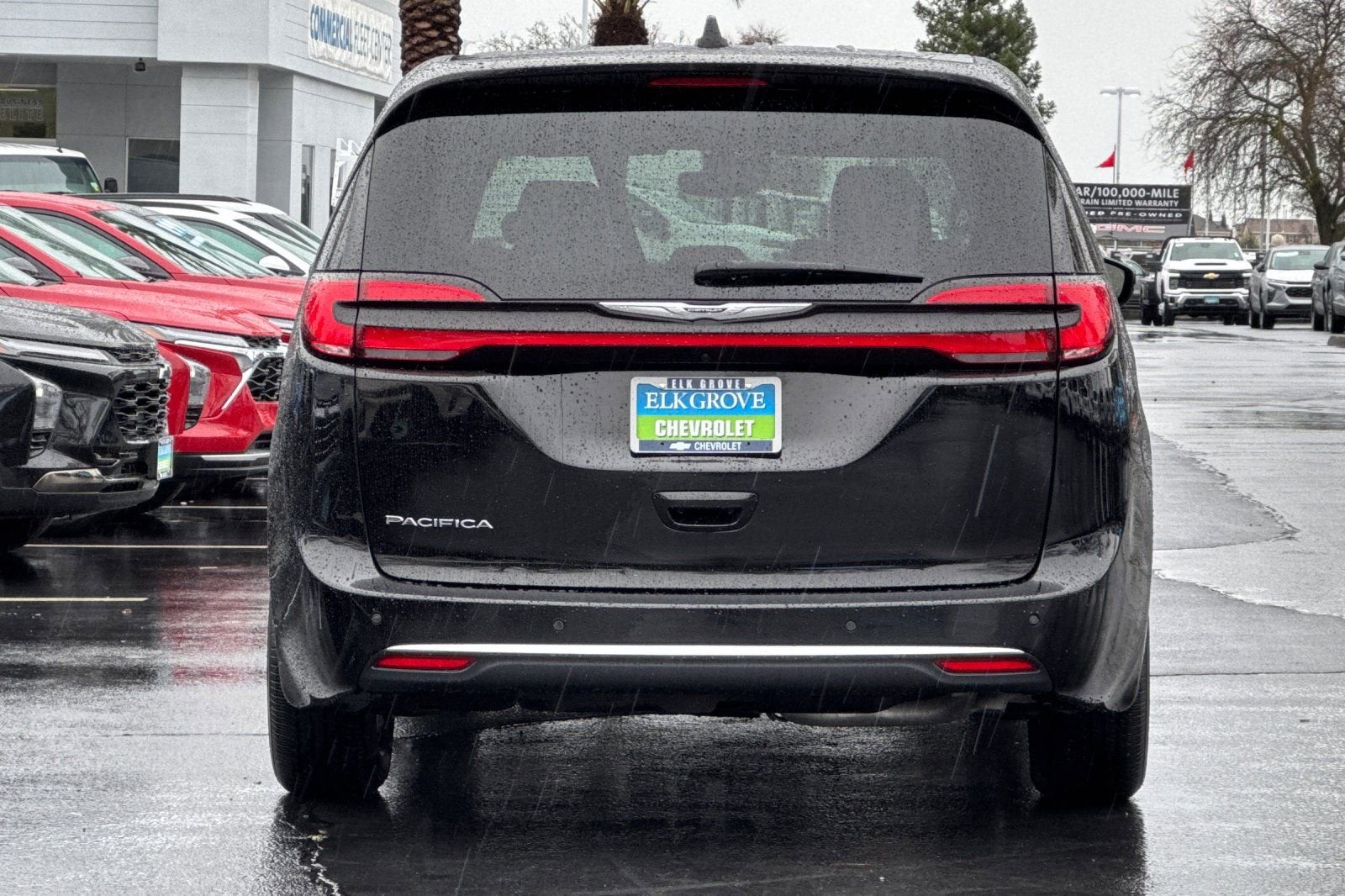 2025 Chrysler Pacifica Select