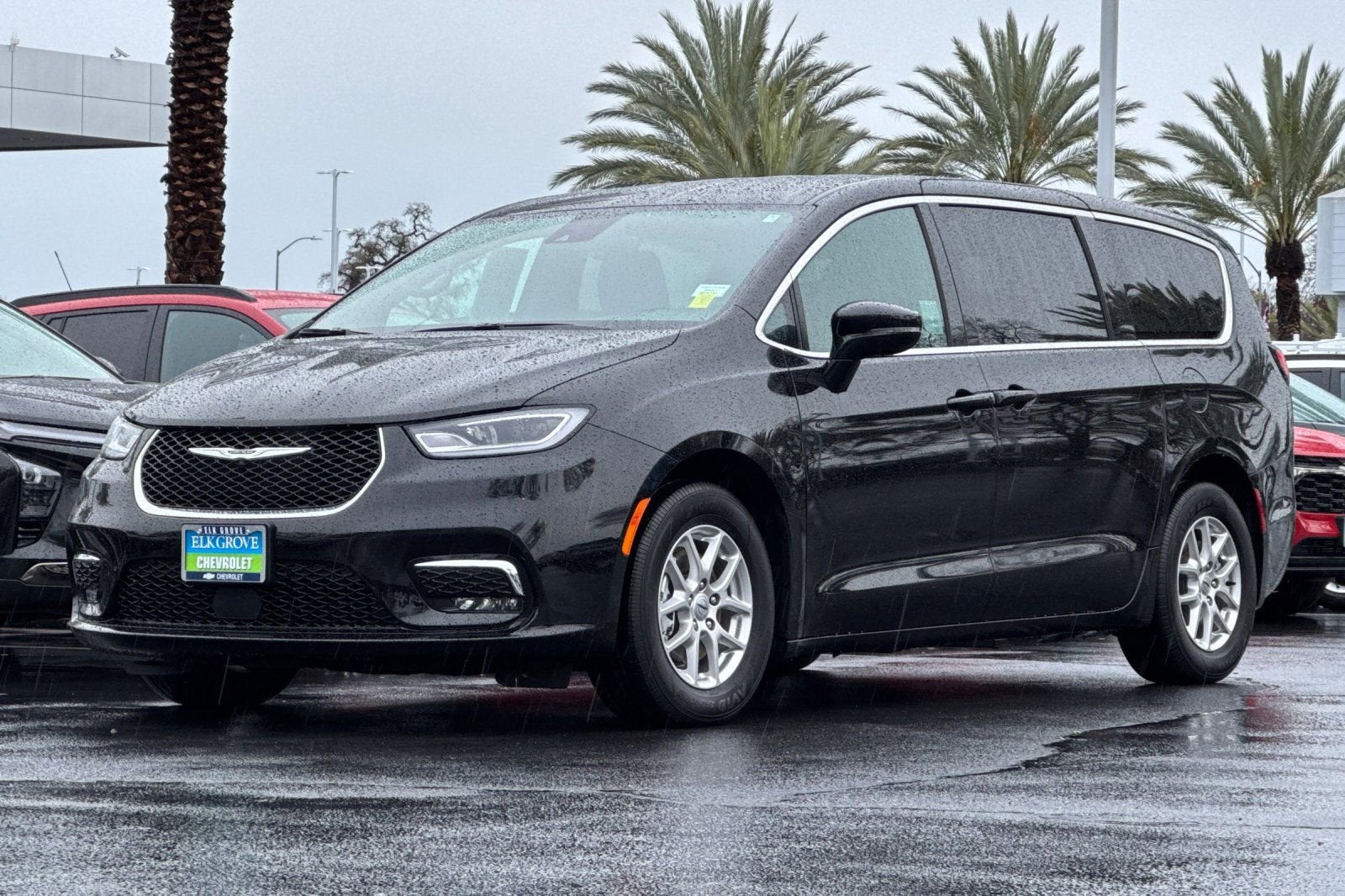 2025 Chrysler Pacifica Select