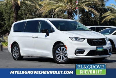 2024 Chrysler Pacifica Hybrid Select