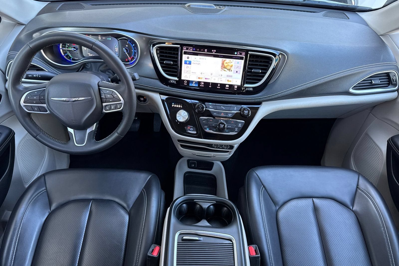 2024 Chrysler Pacifica Hybrid Select