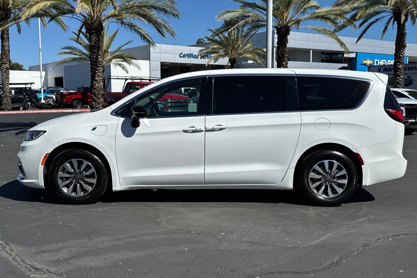 2024 Chrysler Pacifica Hybrid Select