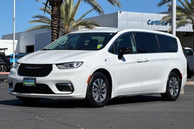 2024 Chrysler Pacifica Hybrid Select
