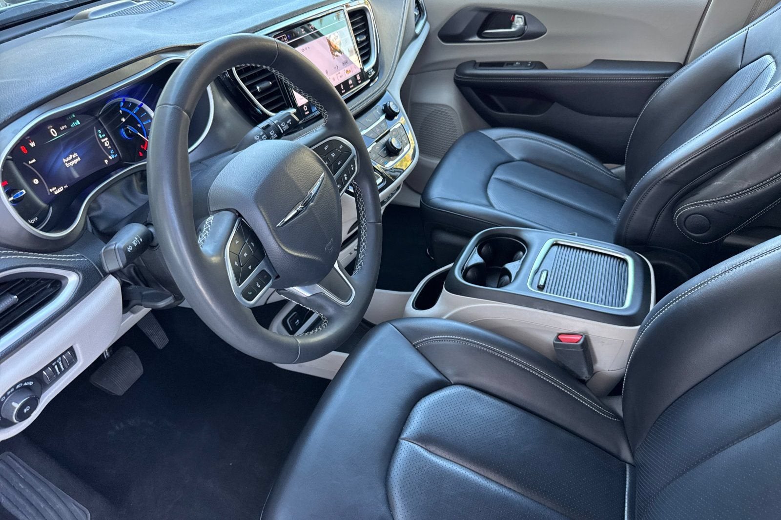 2024 Chrysler Pacifica Hybrid Select